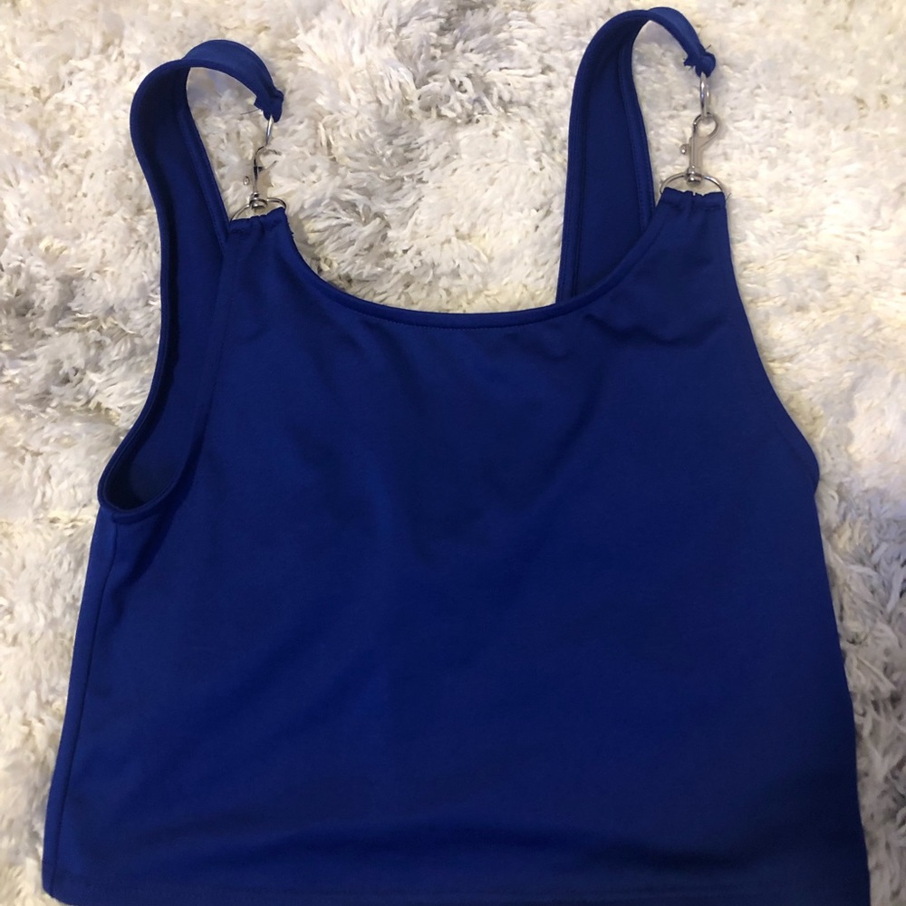 EMMA & SAM CLASP RING STRAP CROP TANK